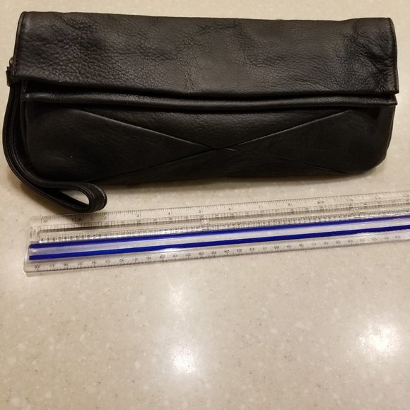 Kenneth Cole black leather clutch - Picture 1 of 8